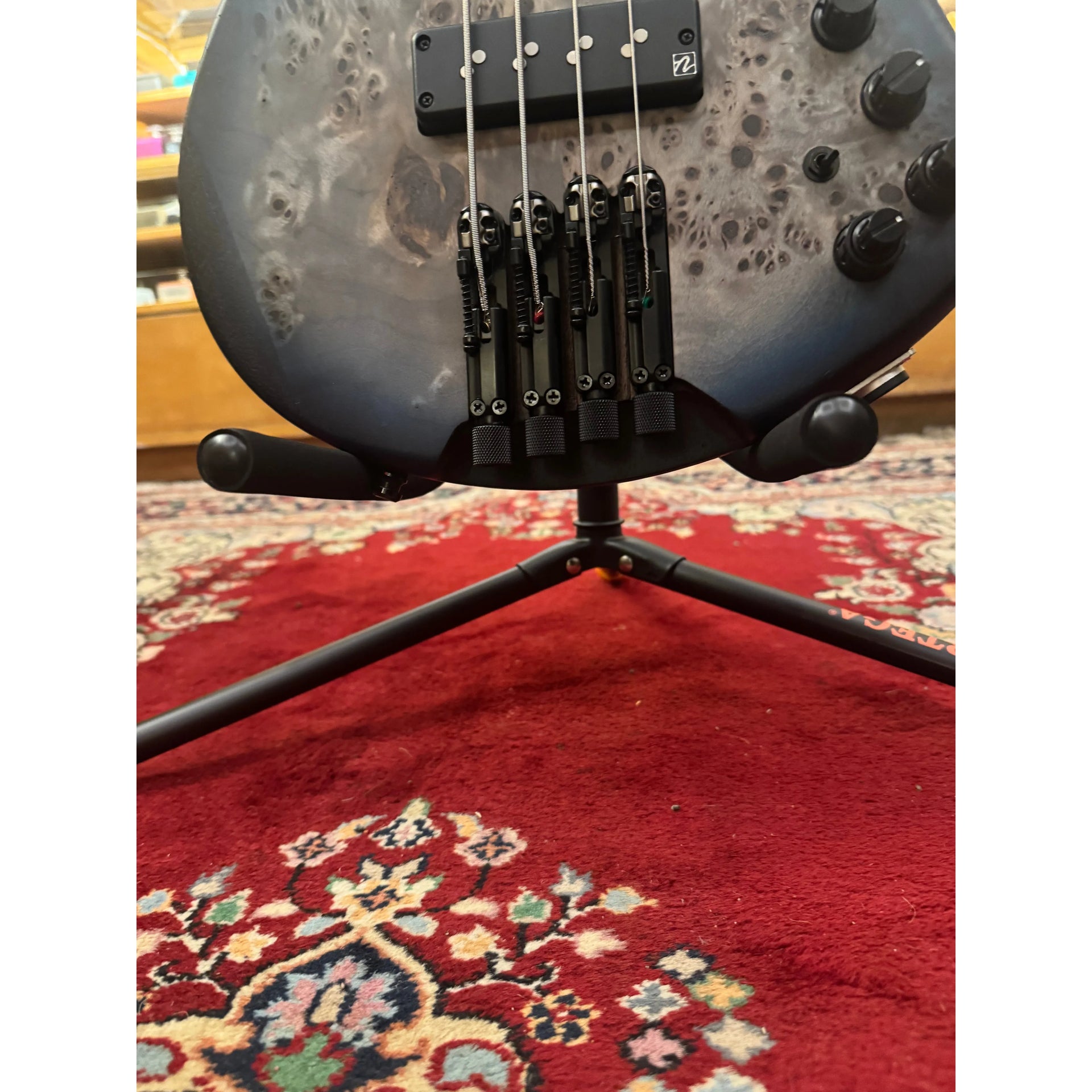 OGS-1BK golvstativ gitarr