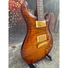 Load image into Gallery viewer, Custom 22 Violin Amber Burst Artist Pack 2004
