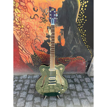 Load image into Gallery viewer, Gran Majesto Stop Tailpiece Catalina Green
