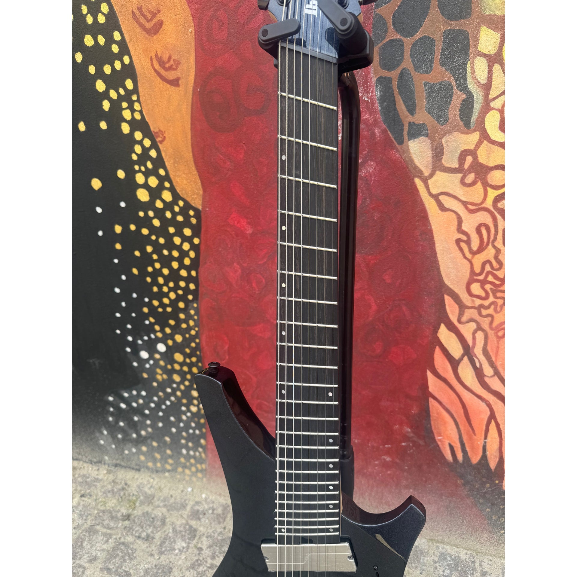A528-IPT Iron Pewter Multi-scale 8-strängad Alpha Series