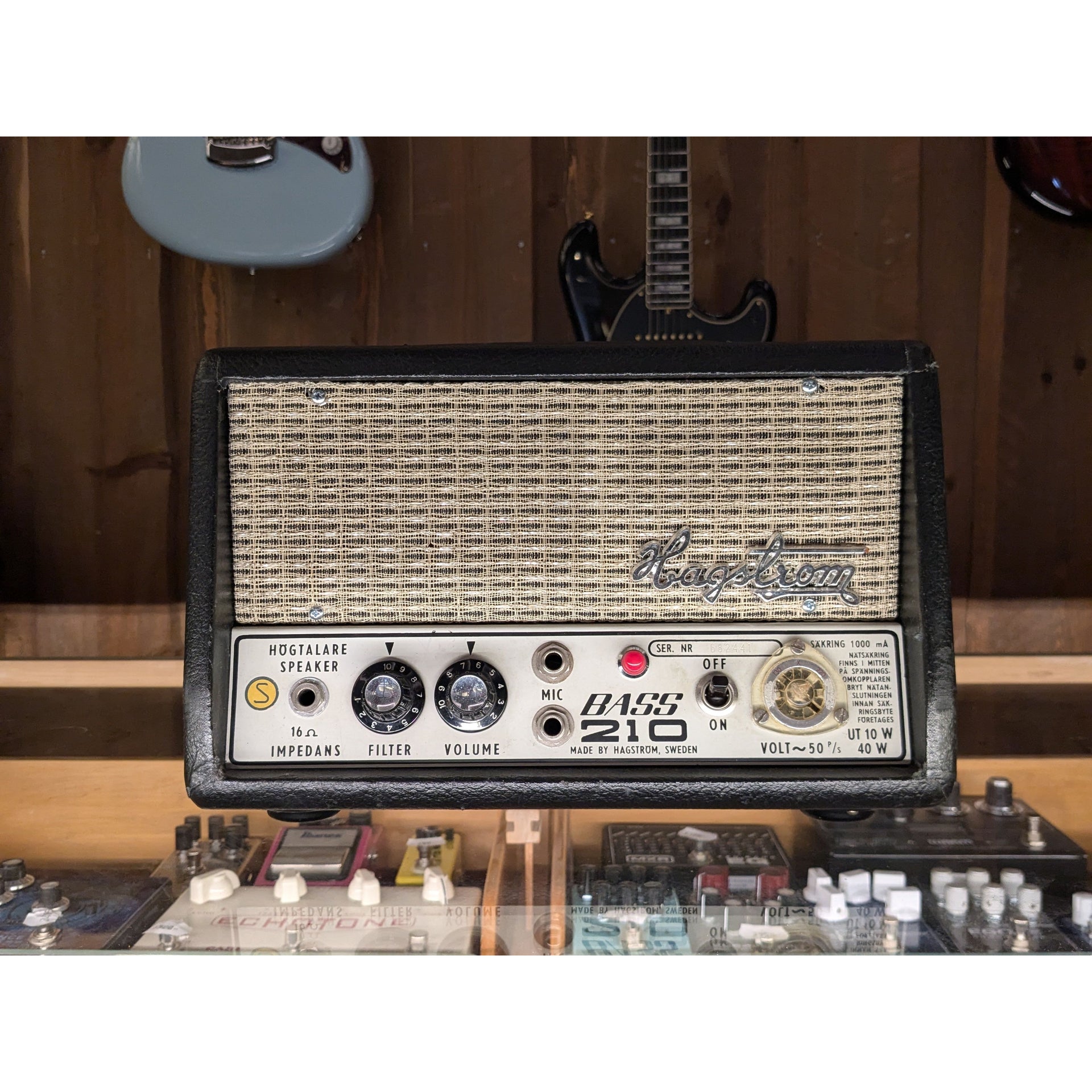 BASS 210 bas/gitarrförstärkare