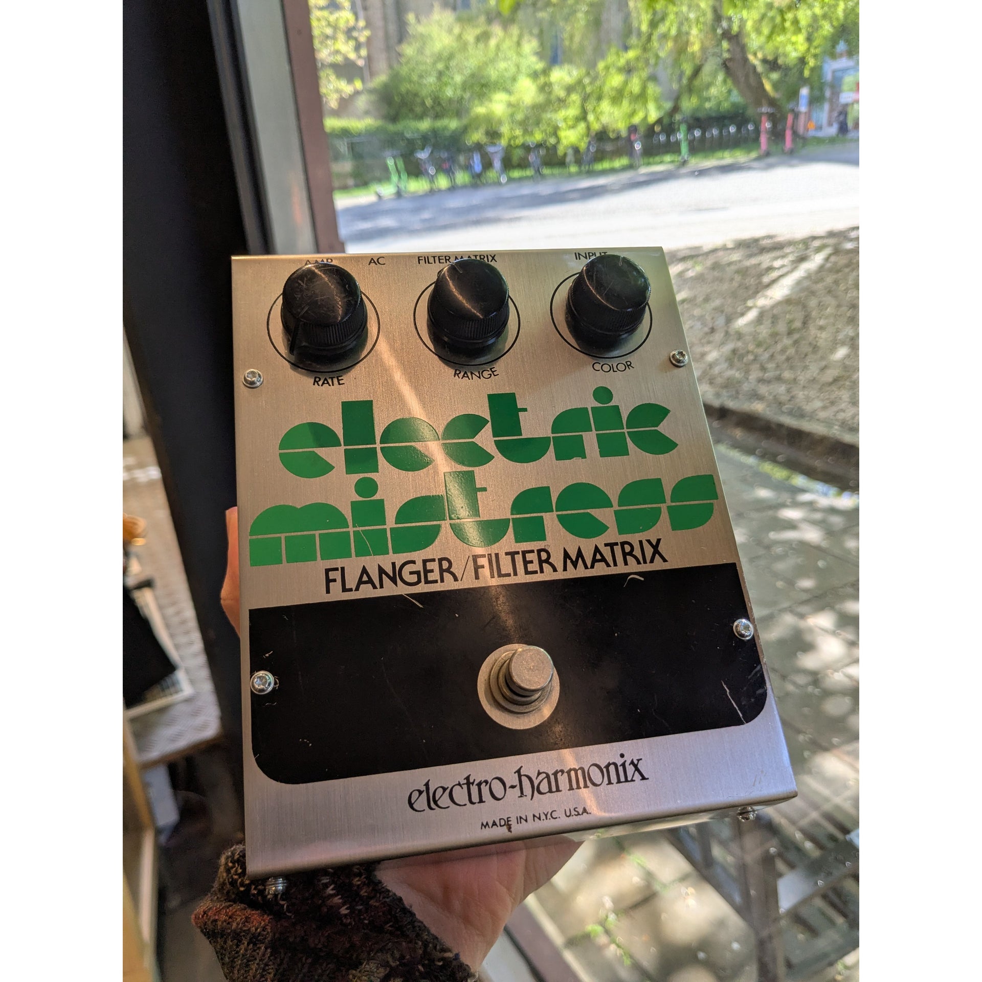 Electric Mistress V2 ca. 76–78