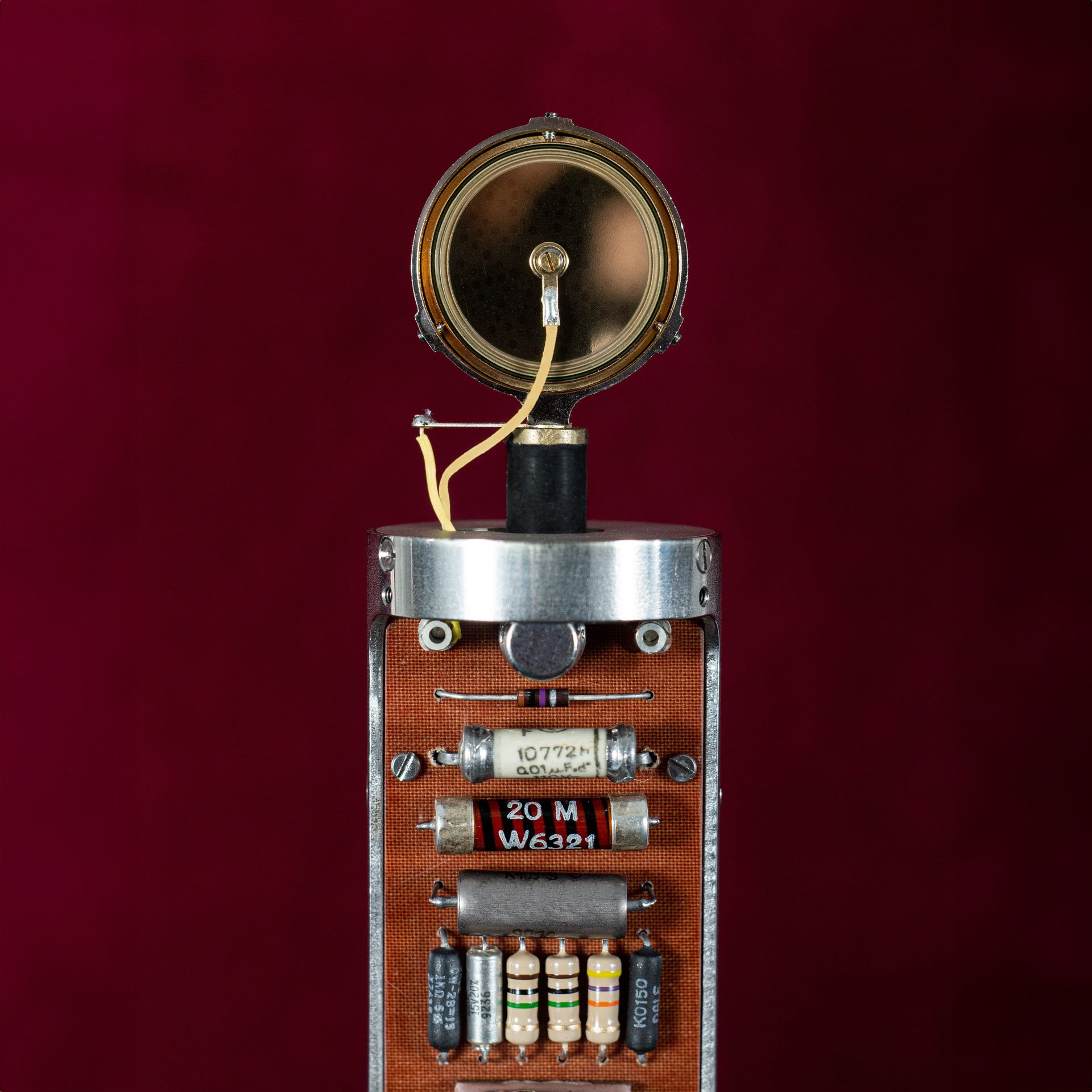 Quantum Electric - Q24 Vacuum Tube Condenser Microphone - Musik Utan Gränser 