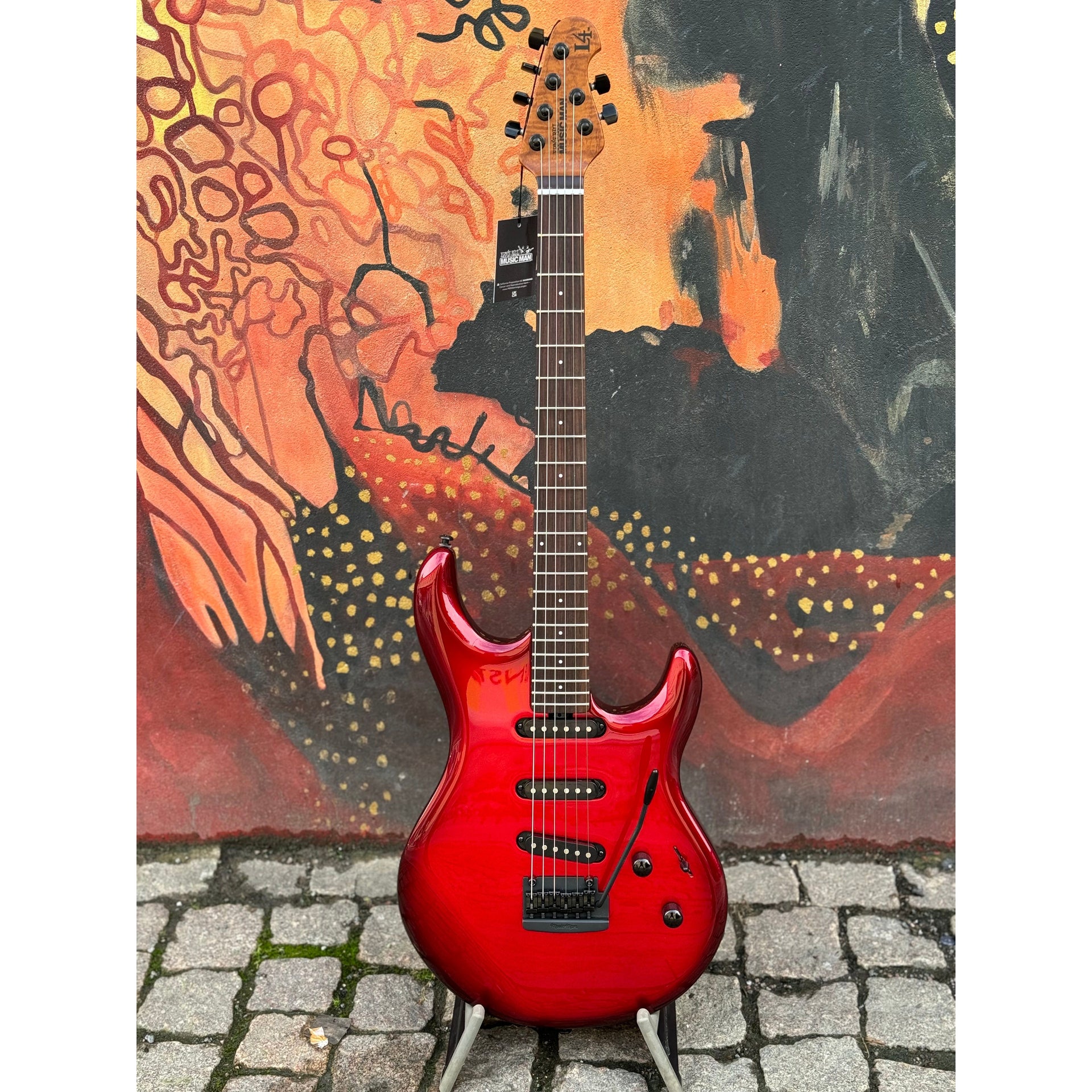 Ernie Ball Music Man - Luke 4 Scoville Red - Musik Utan Gränser 