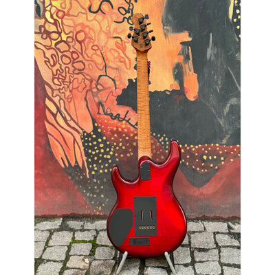 Ernie Ball Music Man - Luke 4 Scoville Red - Musik Utan Gränser 