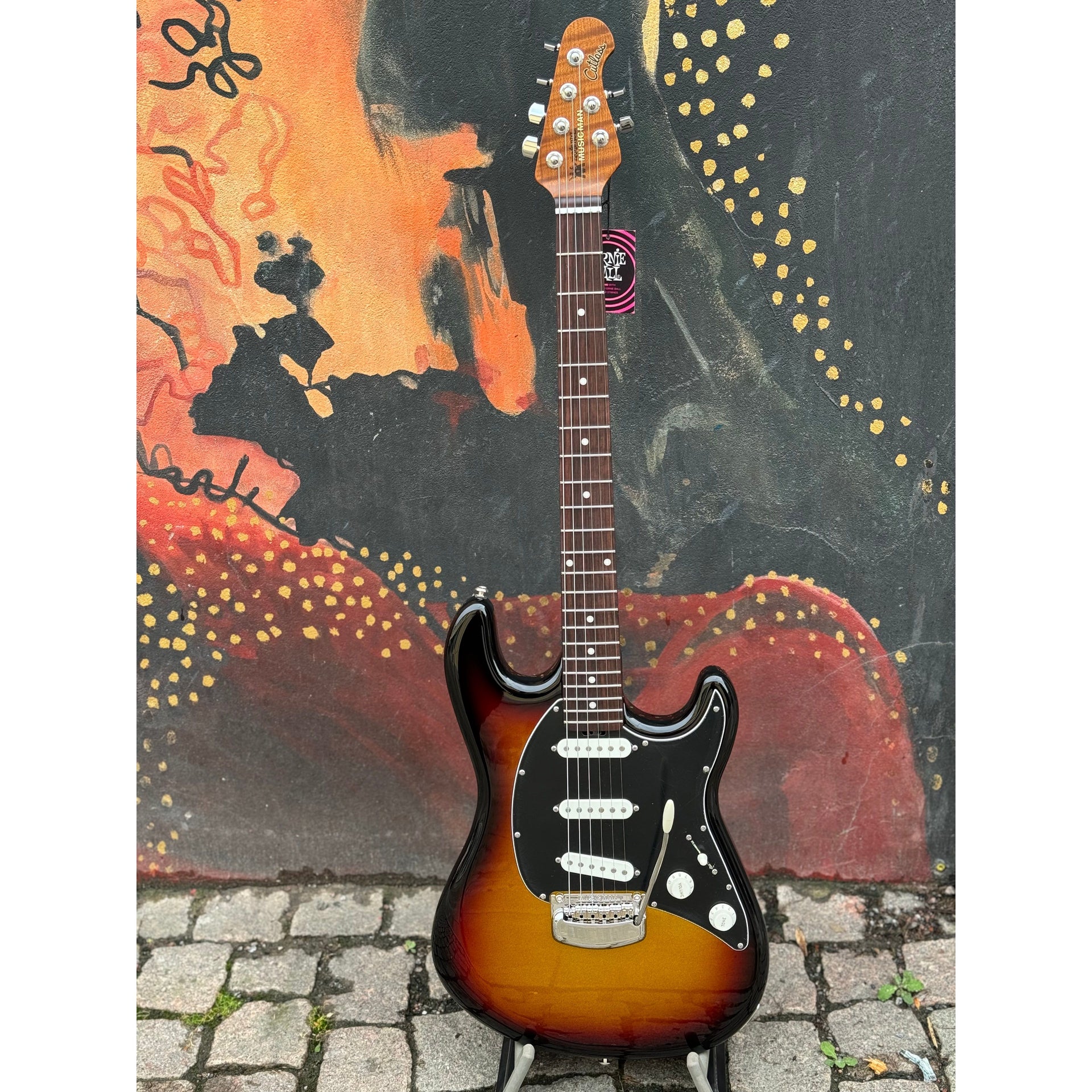 Ernie Ball Music Man - Cutlass HT Showtime Sparkle Sunburst - Musik Utan Gränser 