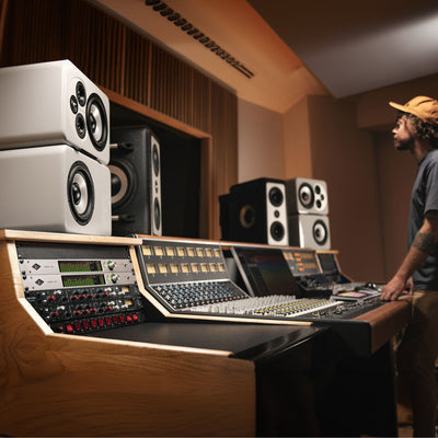 Universal Audio - Apollo x16 Gen 2 Ultimate - Musik Utan Gränser 
