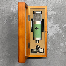 Ladda upp bild till gallerivisning, Universal Audio - Bock 251 Tube Condenser Microphone (B-stock) - Musik Utan Gränser 
