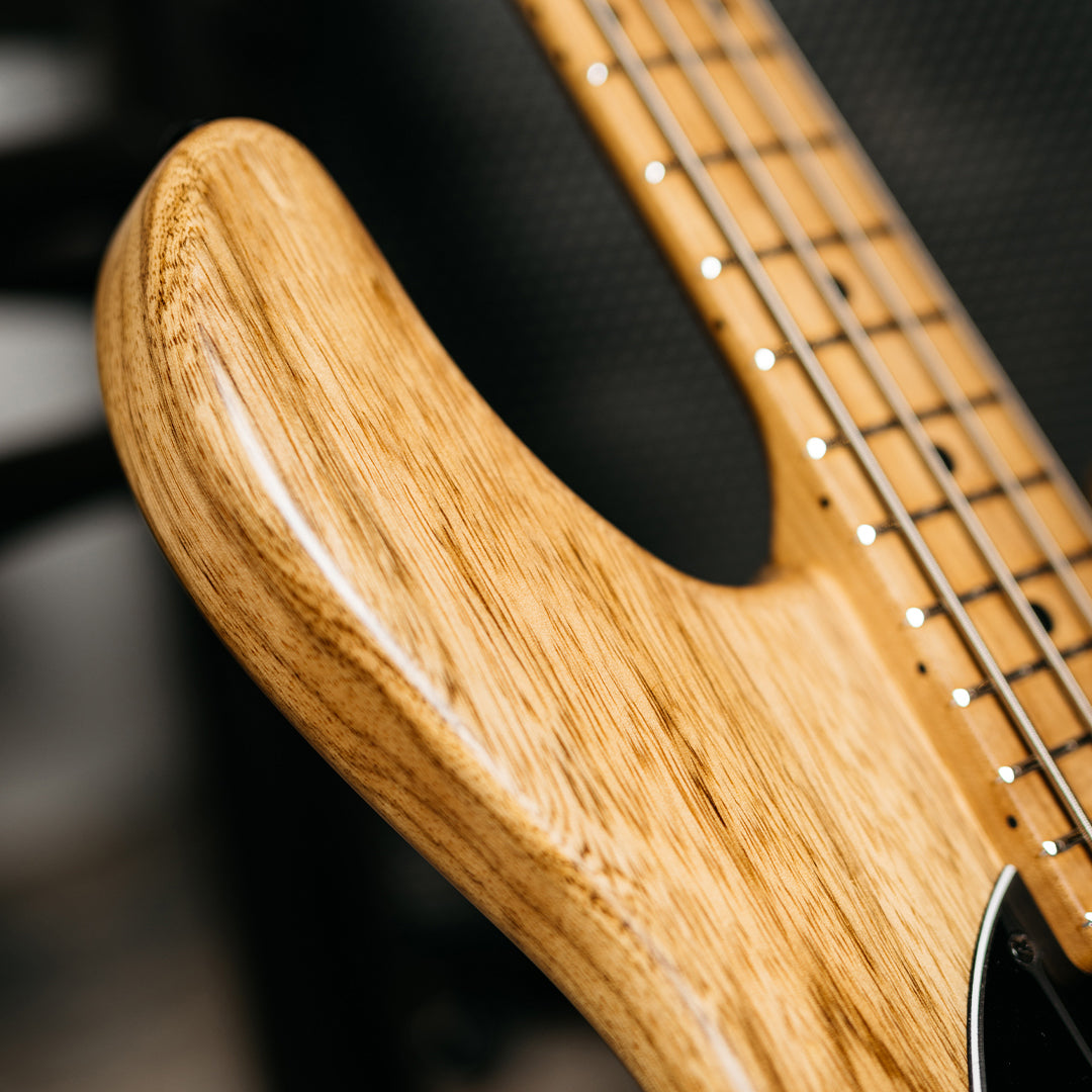 Ernie Ball Music Man - BFR DarkRay Shadow Korina - Musik Utan Gränser 