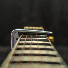 Ladda upp bild till gallerivisning, Dunlop - 63CBK Trigger Fly Capo Curved Black - Musik Utan Gränser 
