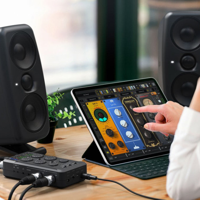 IK Multimedia - iRig Pro Quattro I/O Deluxe - Musik Utan Gränser 