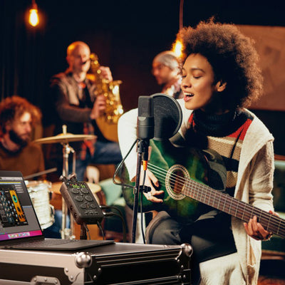 IK Multimedia - iRig Pro Quattro I/O Deluxe - Musik Utan Gränser 