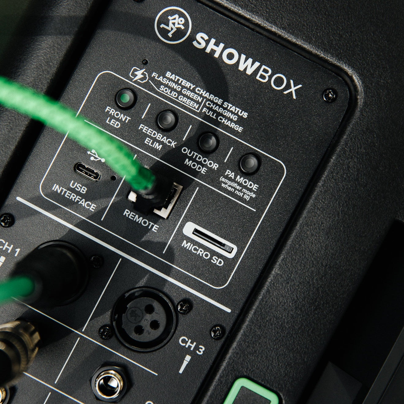 ShowBox batteridriven högtalare med mixerkontroll