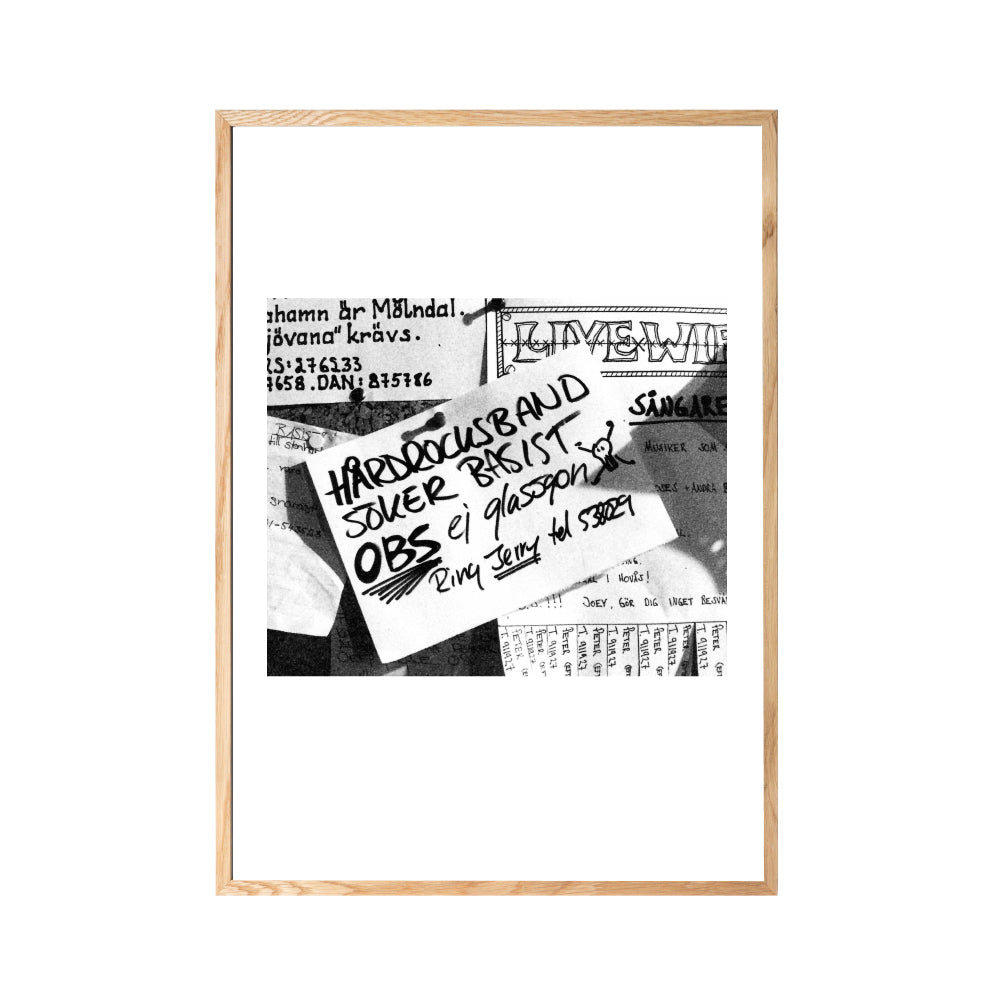 Musik Utan Gränser - Hårdrocksband söker basist – Poster 50x70 - Musik Utan Gränser 