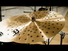 Ladda och spela upp video i Gallerivisaren, PA22EHCR 22" Pure Alloy Extra Hammered Crash-Ride
