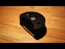 Ladda och spela upp video i Gallerivisaren, FJS2S-BK Foot Tambourine
