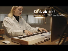 Ladda och spela upp video i Gallerivisaren, KeyLab 49 Mk3 White MIDI-kontroller

