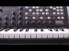 Ladda och spela upp video i Gallerivisaren, MS-20-Mini Monophonic Analog Synthesizer
