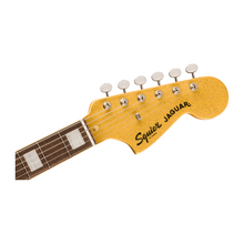 Ladda upp bild till gallerivisning, Squier by Fender - Limited Edition Classic Vibe™ &#39;70s Jaguar®, Matching Headstock, Gold Sparkle - Musik Utan Gränser 
