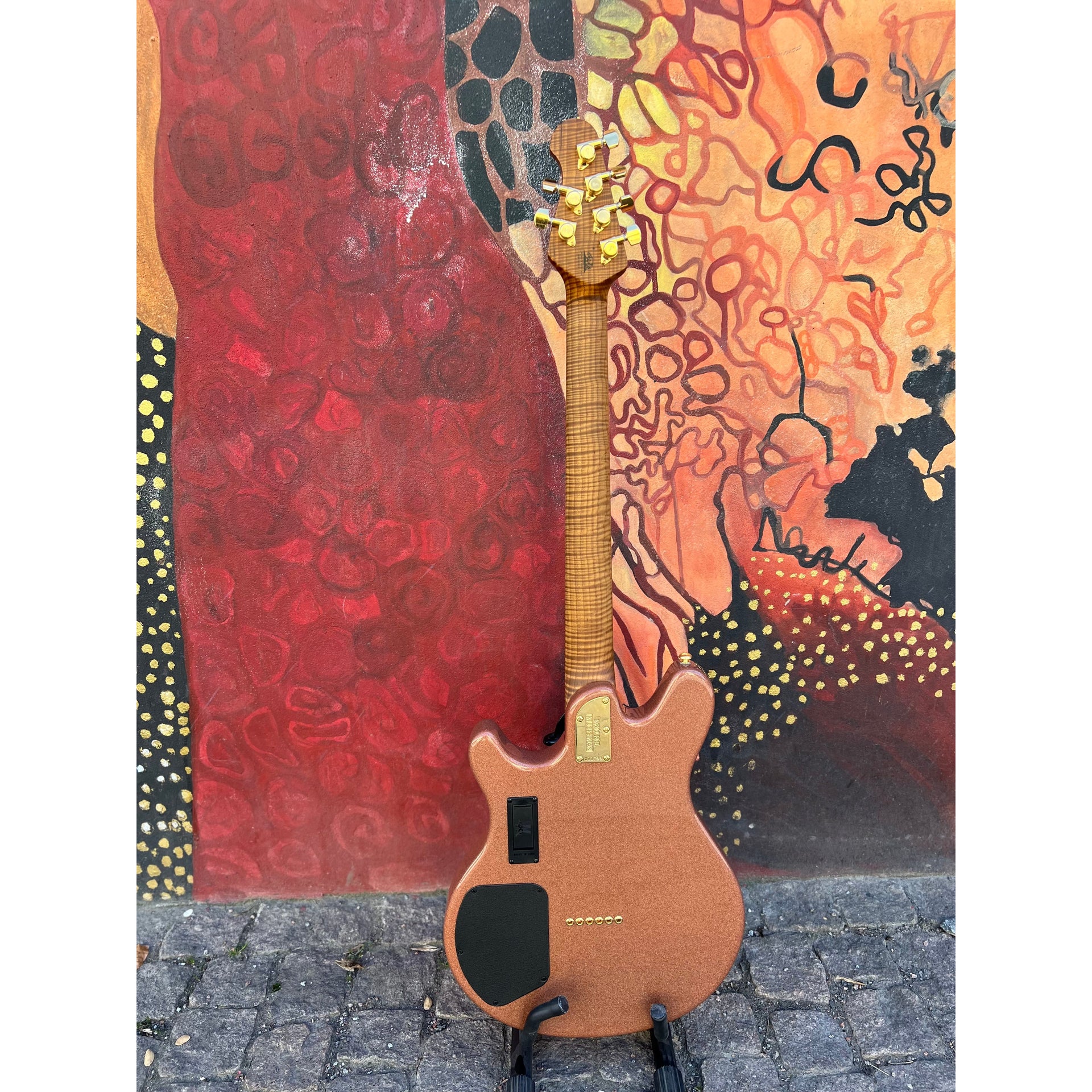 Ernie Ball Music Man - Valentine Pink Champagne Sparkle - Musik Utan Gränser 