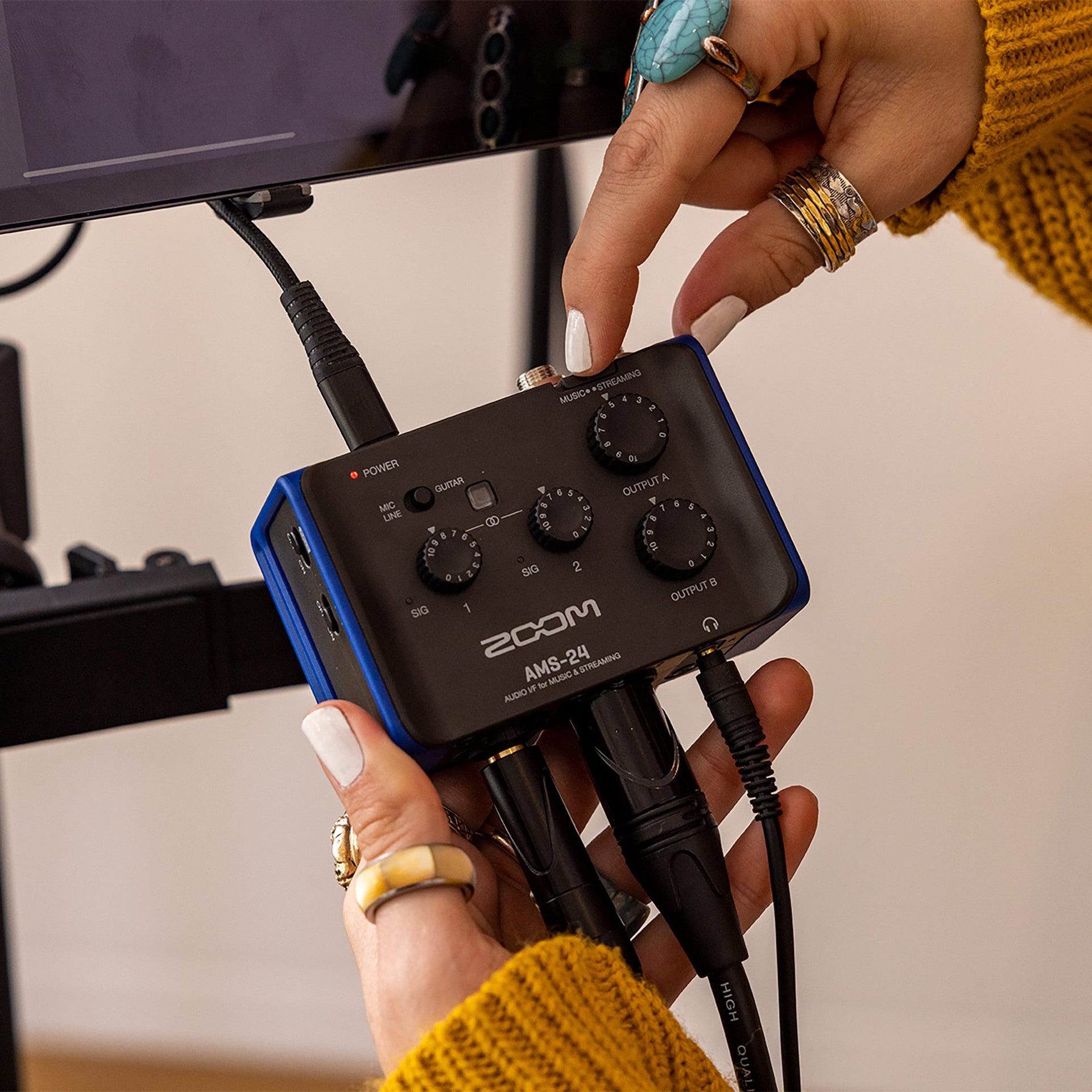 Zoom - AMS-24 Audio Interface for Music and Streaming - Musik Utan Gränser 