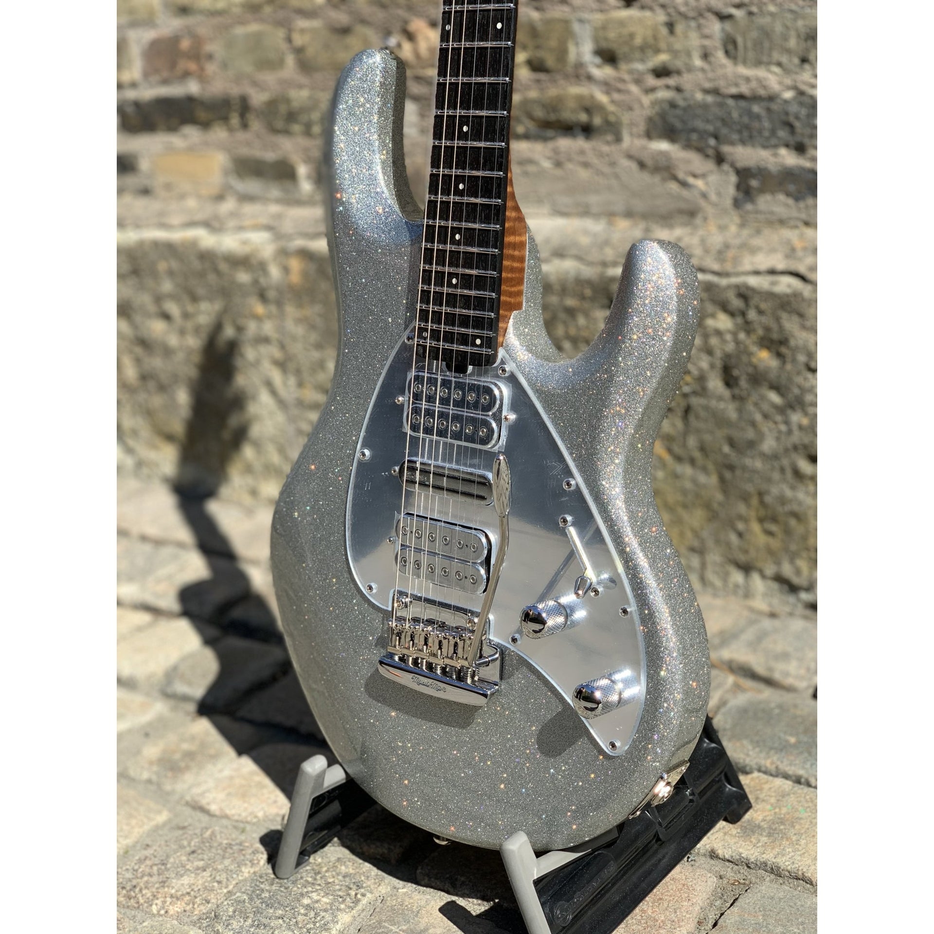Ernie Ball Music Man - BFR Silhouette HSH Silver Flake Sparkle - Musik Utan Gränser 