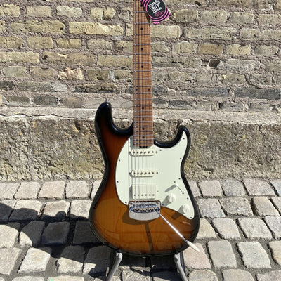 Ernie Ball Music Man - Cutlass HSS Vintage Sunburst 2021 - Musik Utan Gränser 