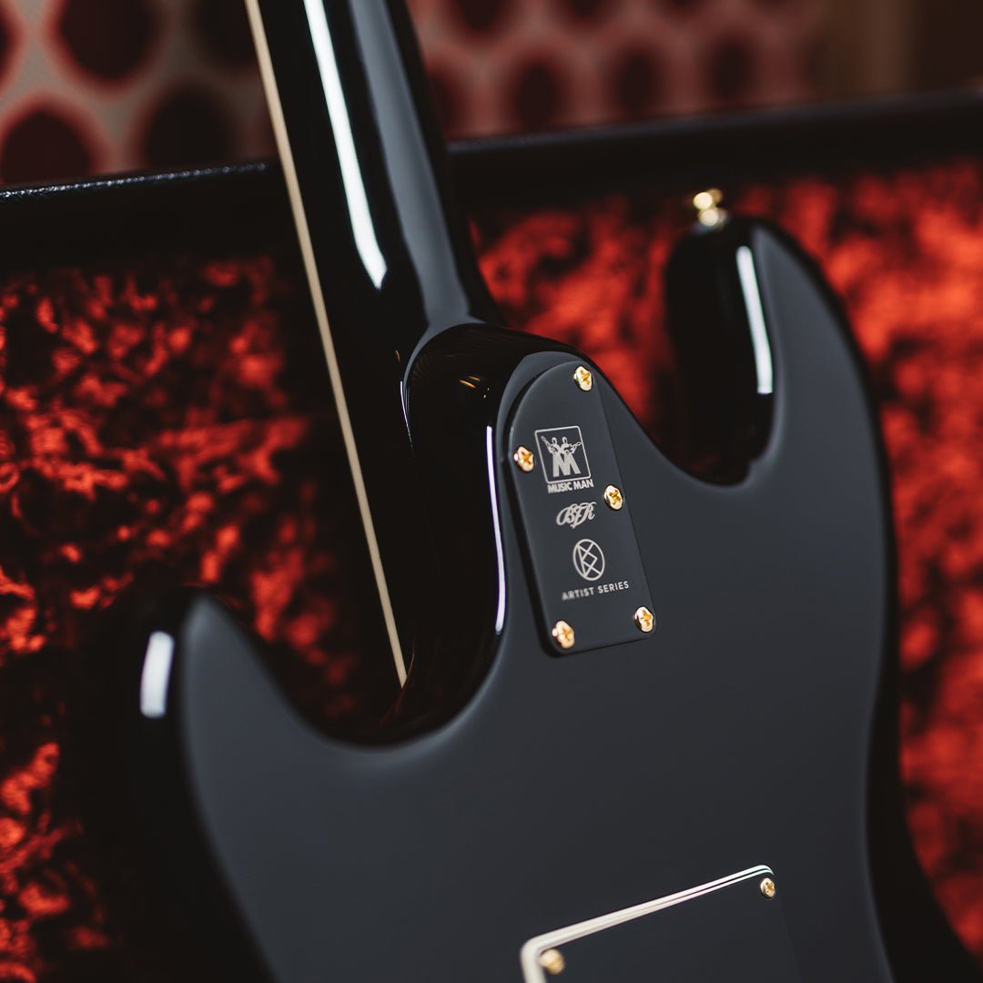 Ernie Ball Music Man - Dustin Kensrue BFR Black Honey - Musik Utan Gränser 