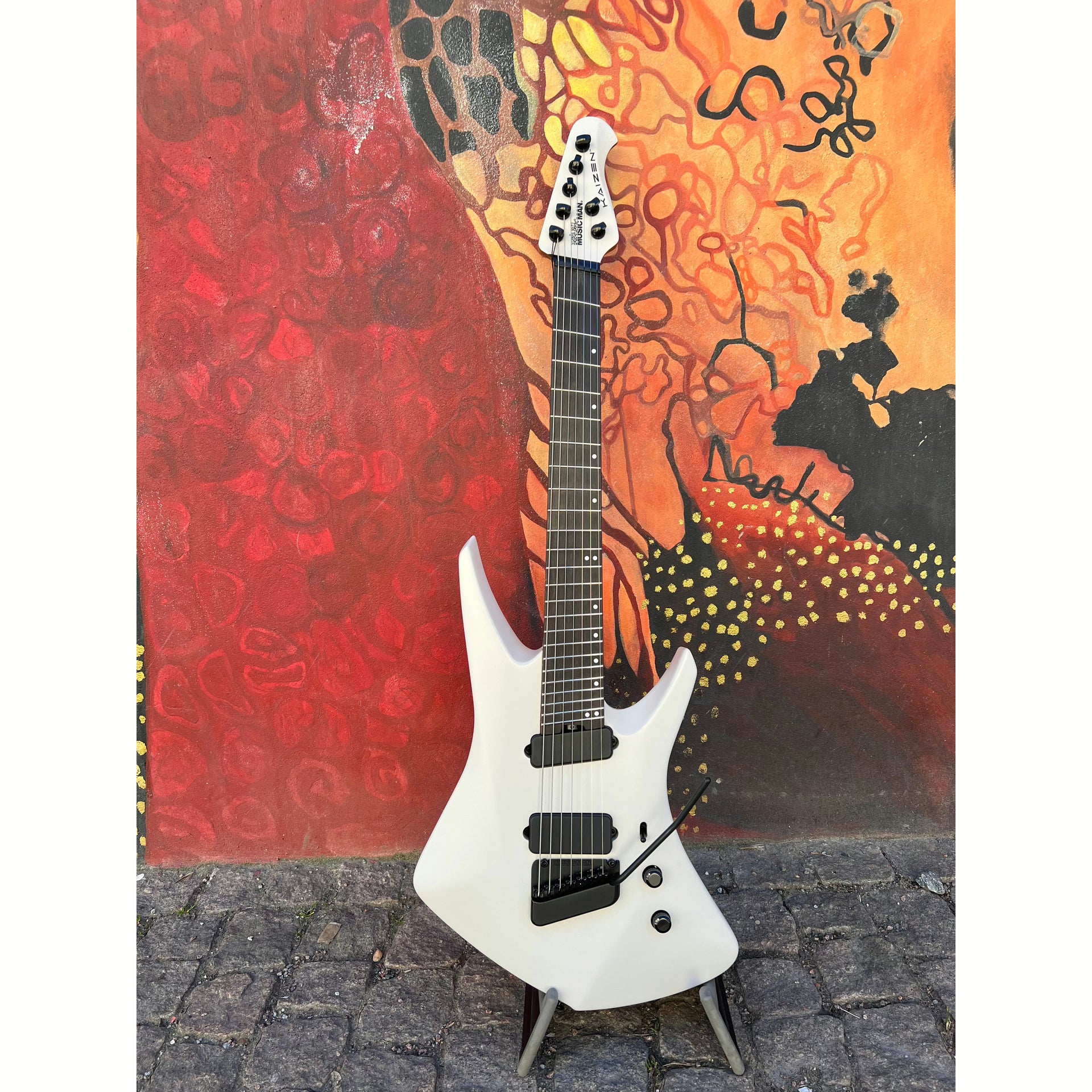 Ernie Ball Music Man - Kaizen 7 Chalk White - Musik Utan Gränser 