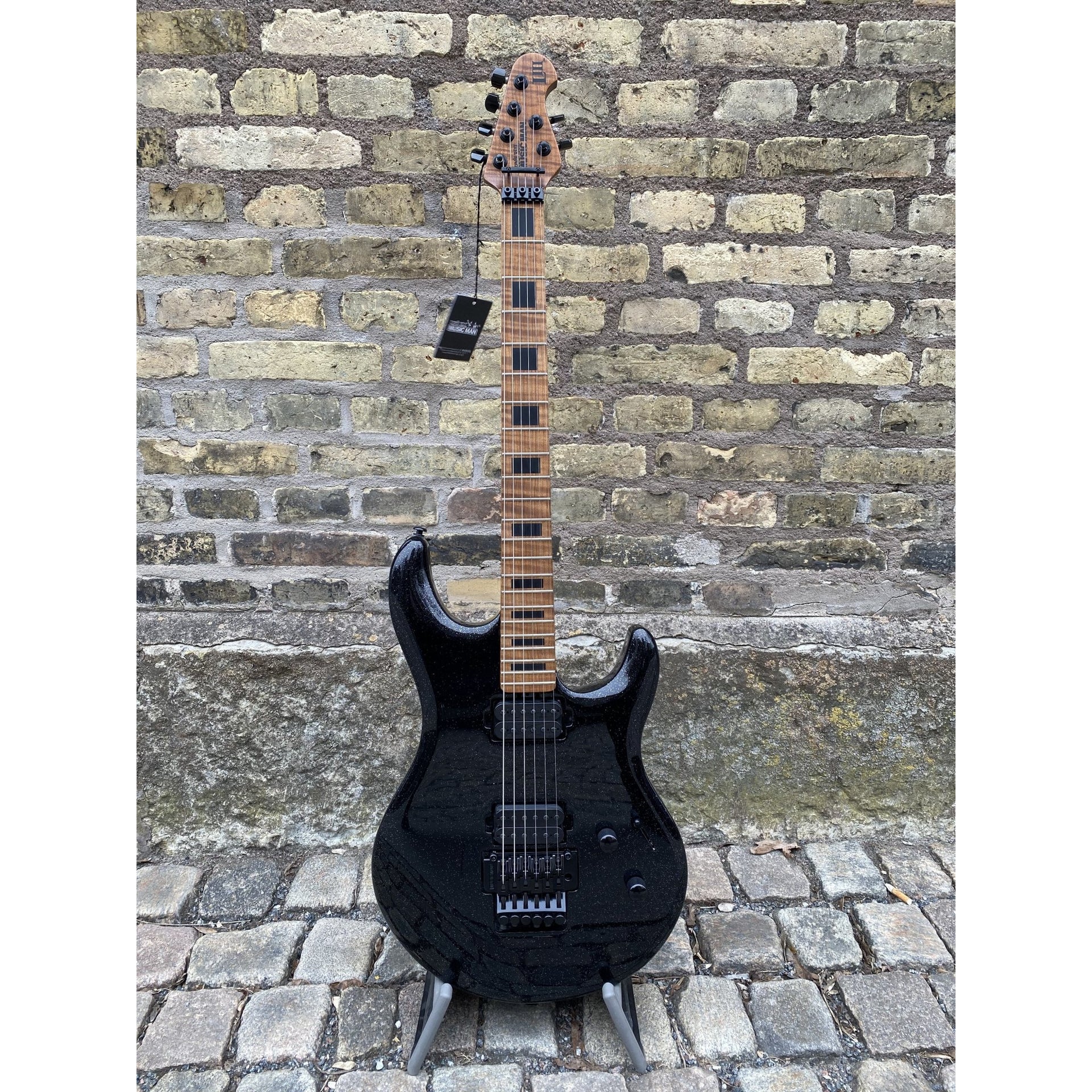 Ernie Ball Music Man - LUKE III BFR Floyd Rose Classic Black Sparkle - Musik Utan Gränser 