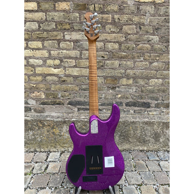 Ernie Ball Music Man - Luke III Fuschia Sparkle HSS - Musik Utan Gränser 