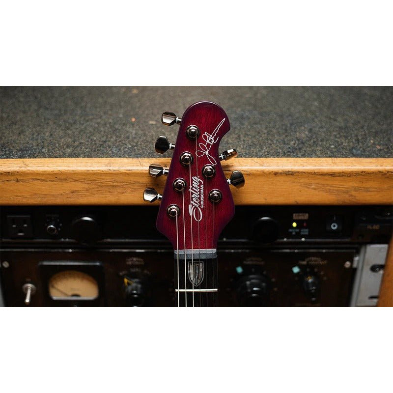 Sterling By Music Man - MAJ200XFM Majesty Royal Red - Musik Utan Gränser 