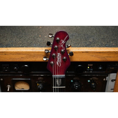 Sterling By Music Man - MAJ200XFM Majesty Royal Red - Musik Utan Gränser 
