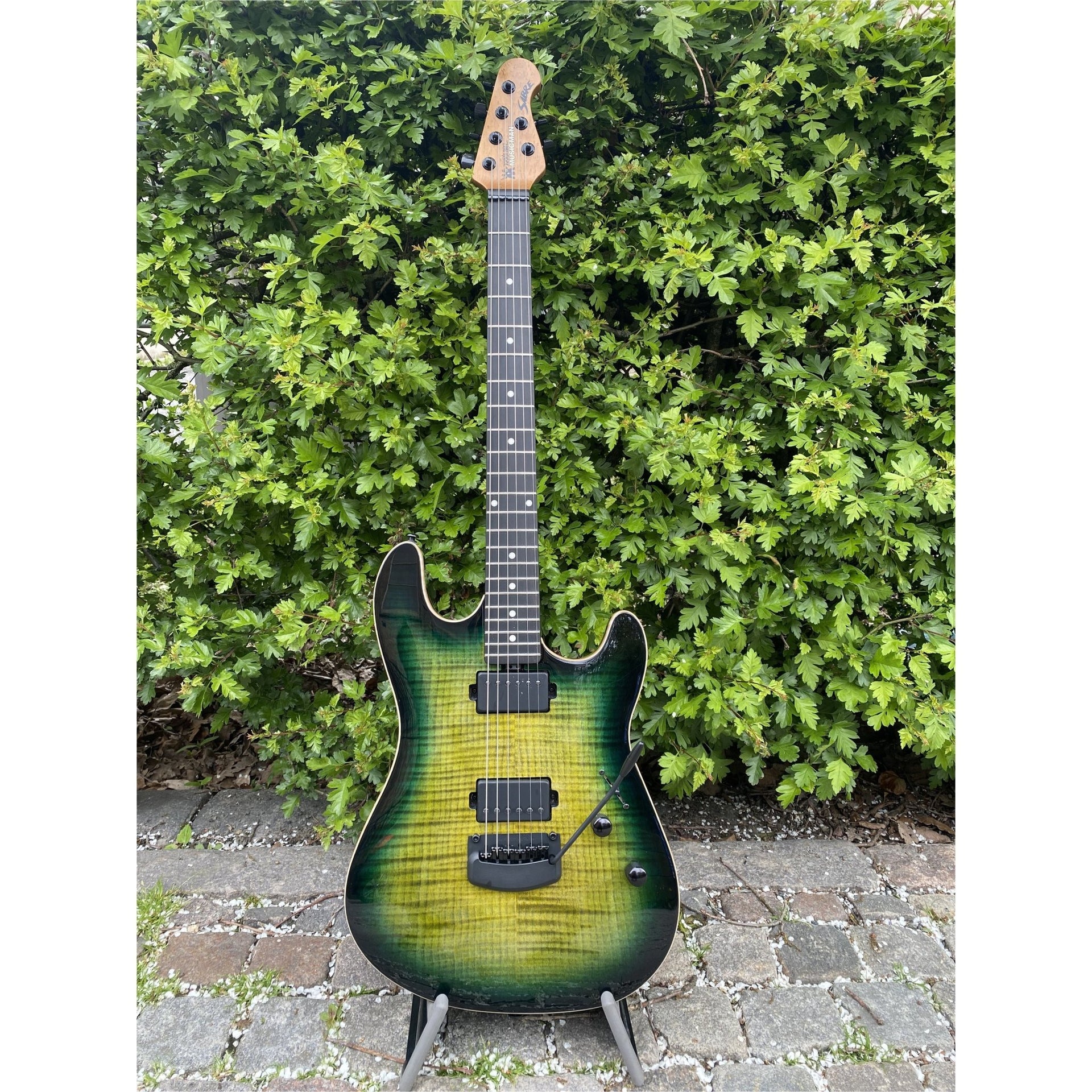Ernie Ball Music Man - Sabre Gator Burst - Musik Utan Gränser 