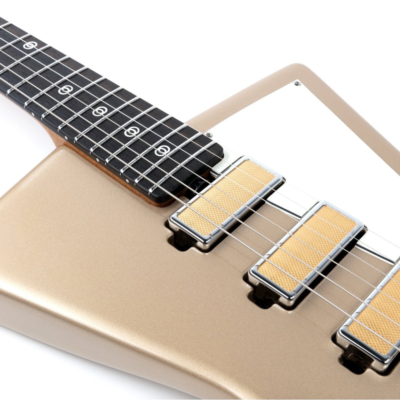 Ernie Ball Music Man - St. Vincent Goldie Cashmere - Musik Utan Gränser 