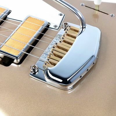 Ernie Ball Music Man - St. Vincent Goldie Cashmere - Musik Utan Gränser 