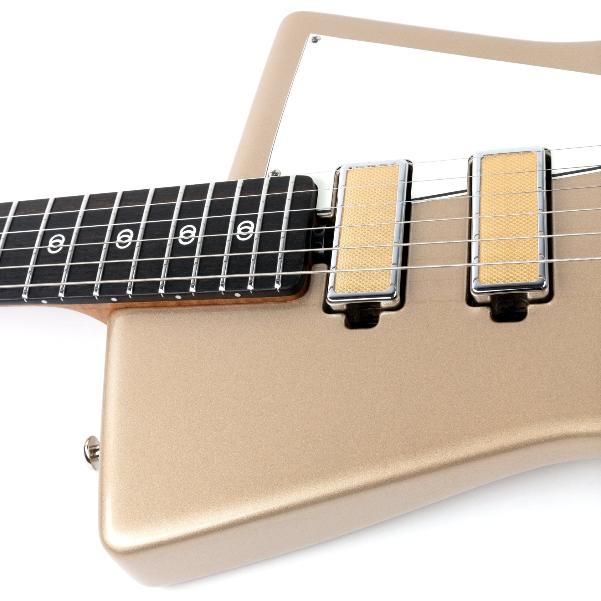 Ernie Ball Music Man - St. Vincent Goldie Cashmere - Musik Utan Gränser 